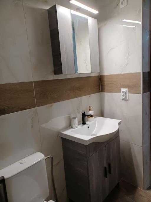 Petite Suite With Backyard. Mytilíni Екстериор снимка