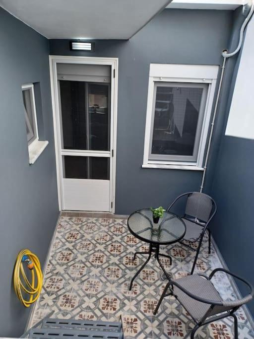 Petite Suite With Backyard. Mytilíni Екстериор снимка