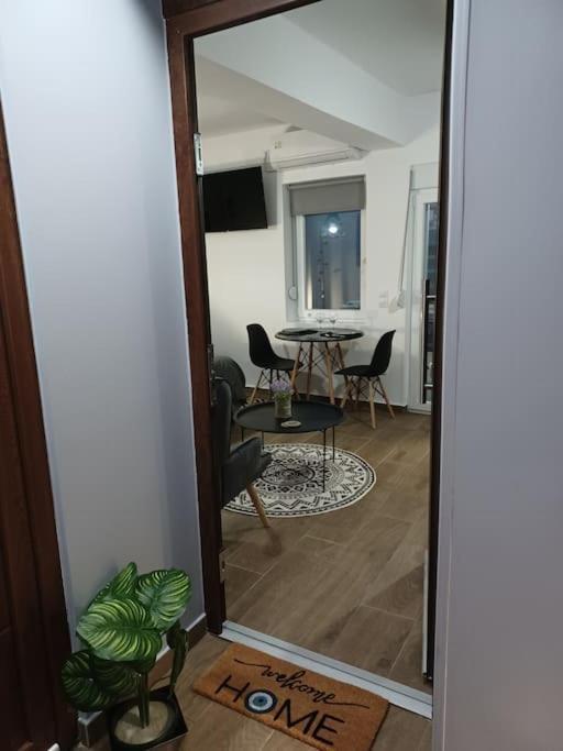 Petite Suite With Backyard. Mytilíni Екстериор снимка